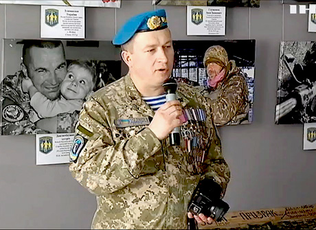 Руслан Боровик не тільки воював, а й створював фотолітопис бойових дій. Фото з сайту podrobnosti.ua